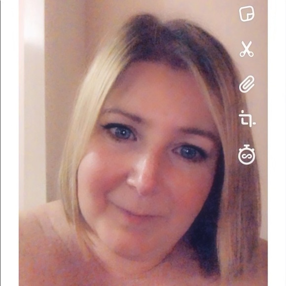 Meet your Posher, Nadine - Picture 1 of 1